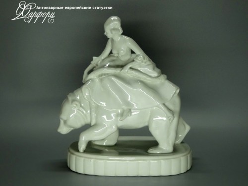 Купить фарфоровую статуэтку Heubach По дороге в сказку
